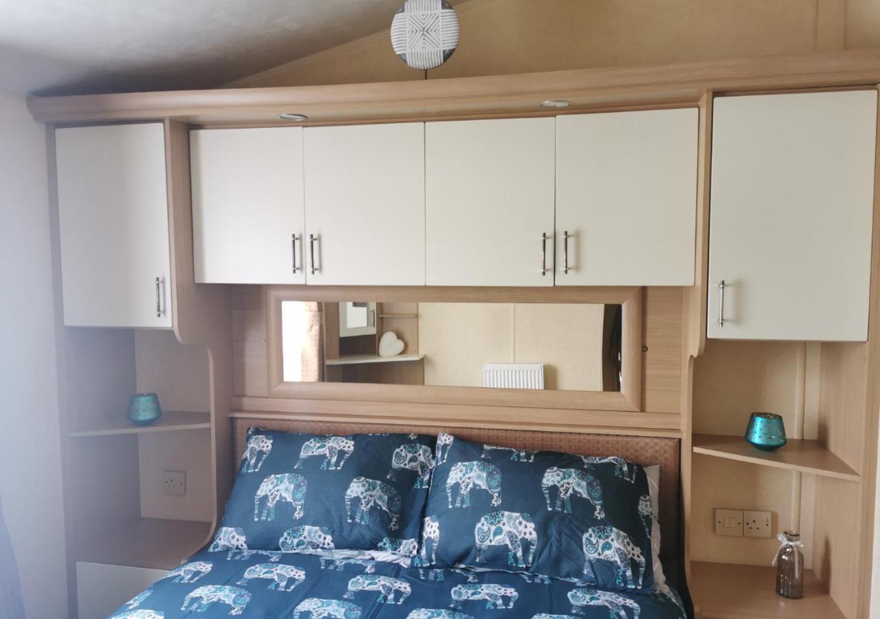 Tranquil 6 Berth Luxury Holiday Home Chichester Buitenkant foto