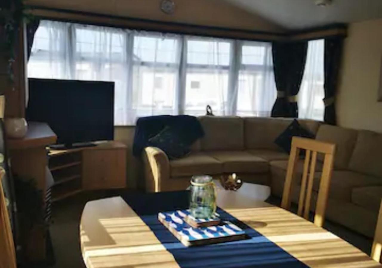 Tranquil 6 Berth Luxury Holiday Home Chichester Buitenkant foto