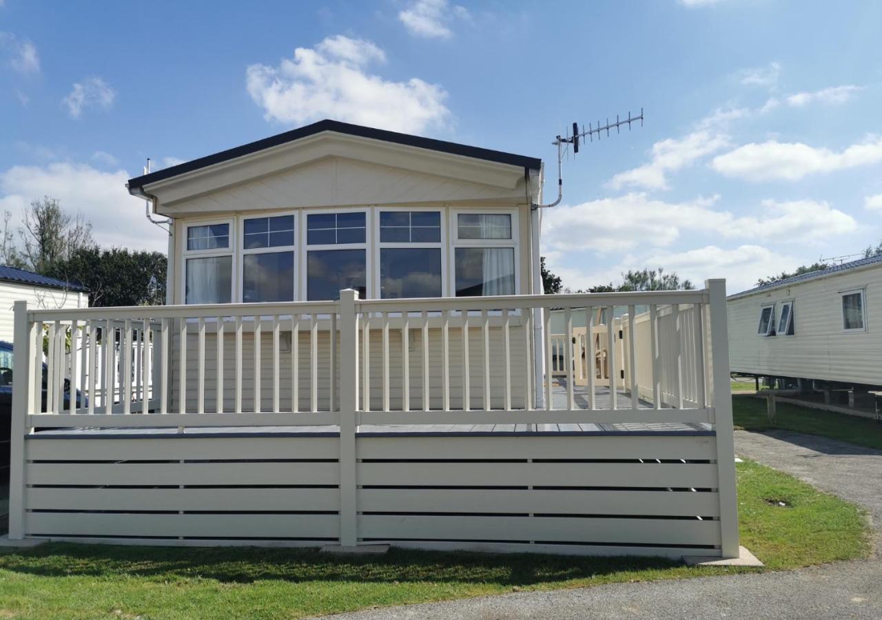 Tranquil 6 Berth Luxury Holiday Home Chichester Buitenkant foto